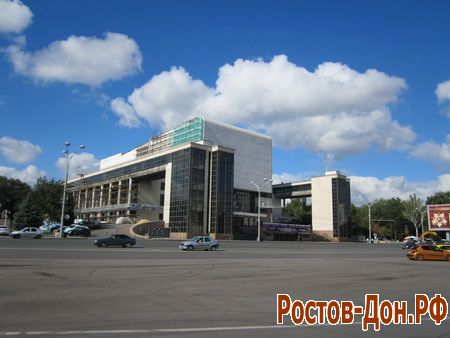 Театральная площадь906