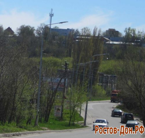 По улице Вавилова между Каменкой и суворовский смонтировали новые столбы освещения