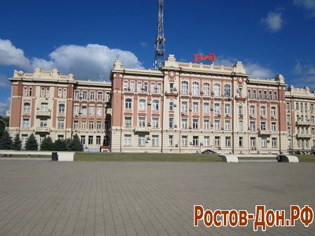 Театральная площадь910